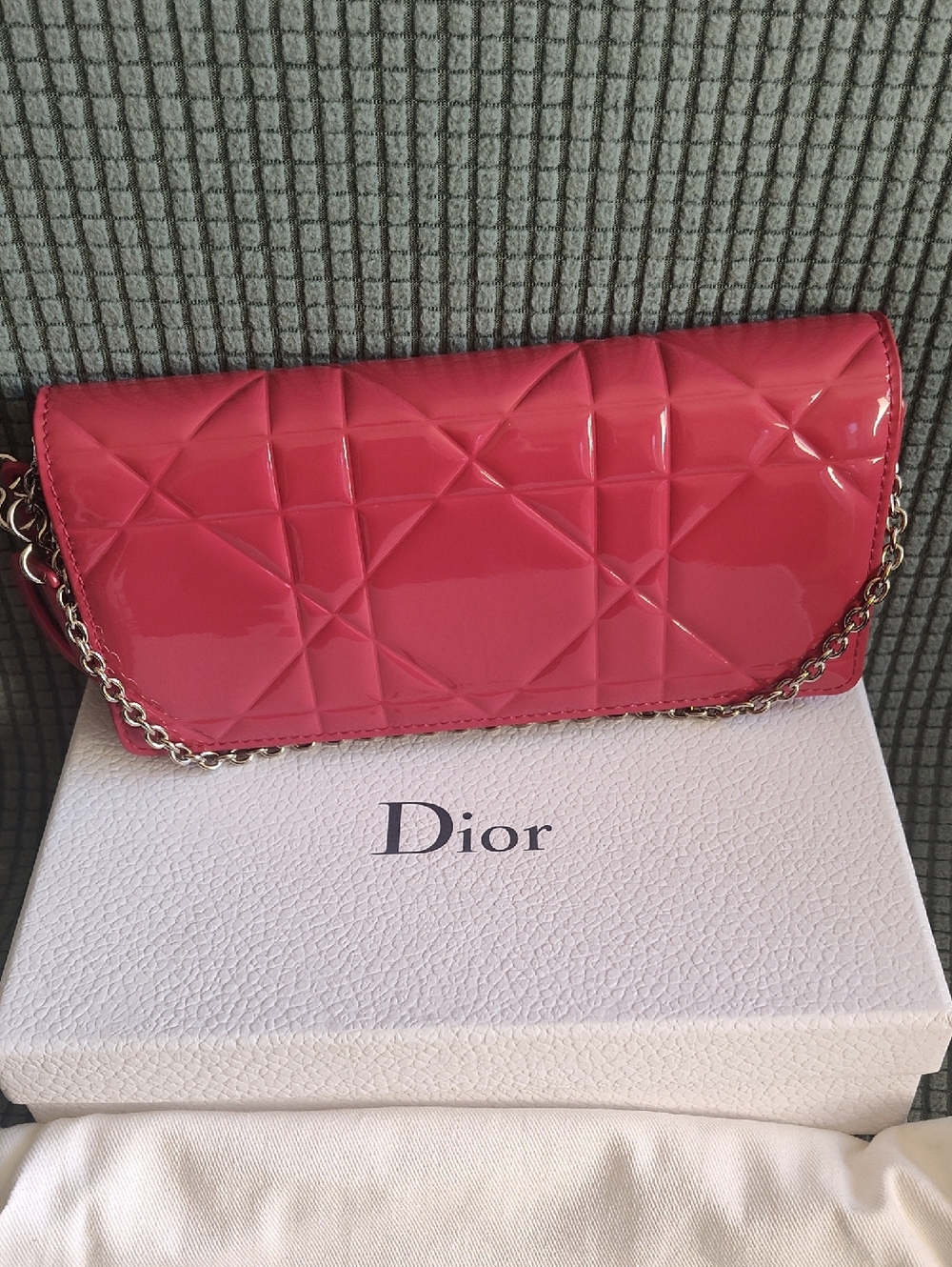 CHRISTIAN DIOR - LADY DIOR CANNAGE Patent Leather Wallet On Chain - Picture 2 of 8